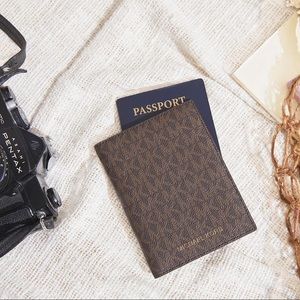 Michael Kors Bedford Travel Passport Wallet
